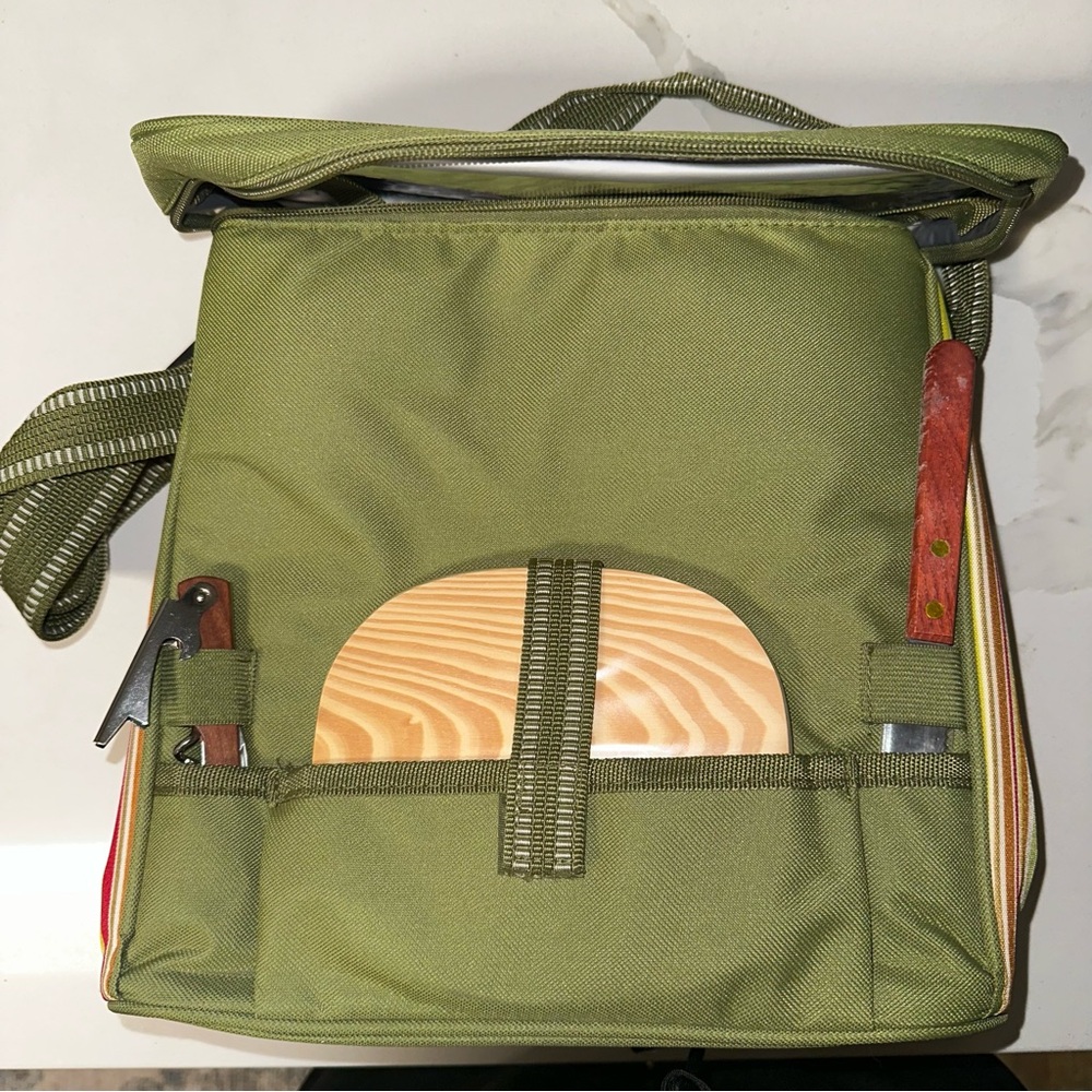 Picnic Lunch Box (NEW) - Picture 3 of 7
